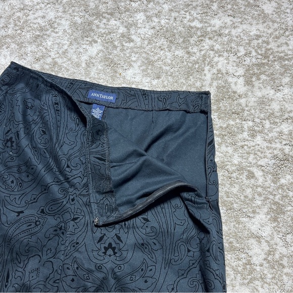 Ann Taylor Black Trousers with Elastic Waistband - Picture 3 of 7